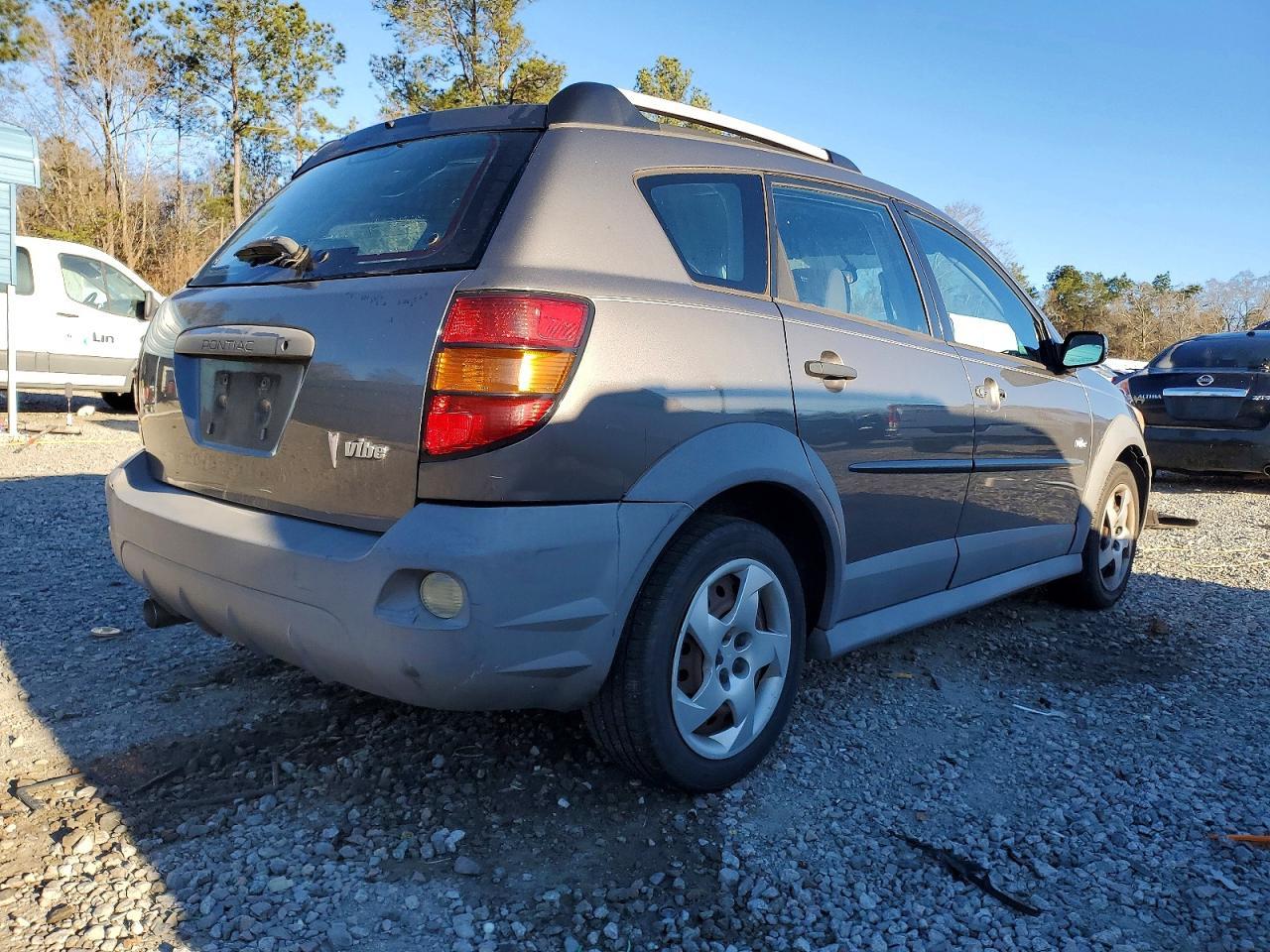 2005 Pontiac Vibe - Image 3