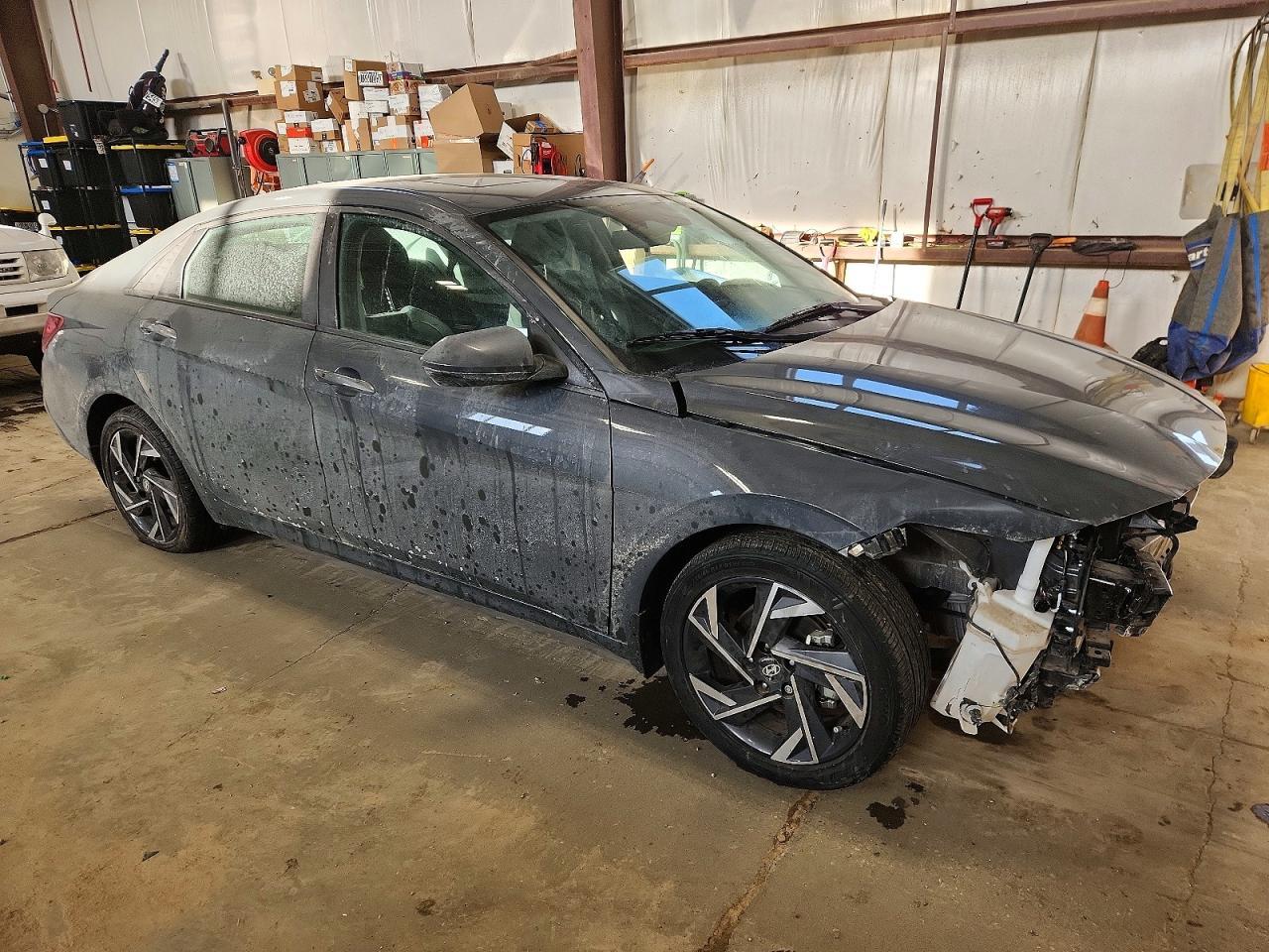 2025 Hyundai Elantra Preferred 4D - Фото 4