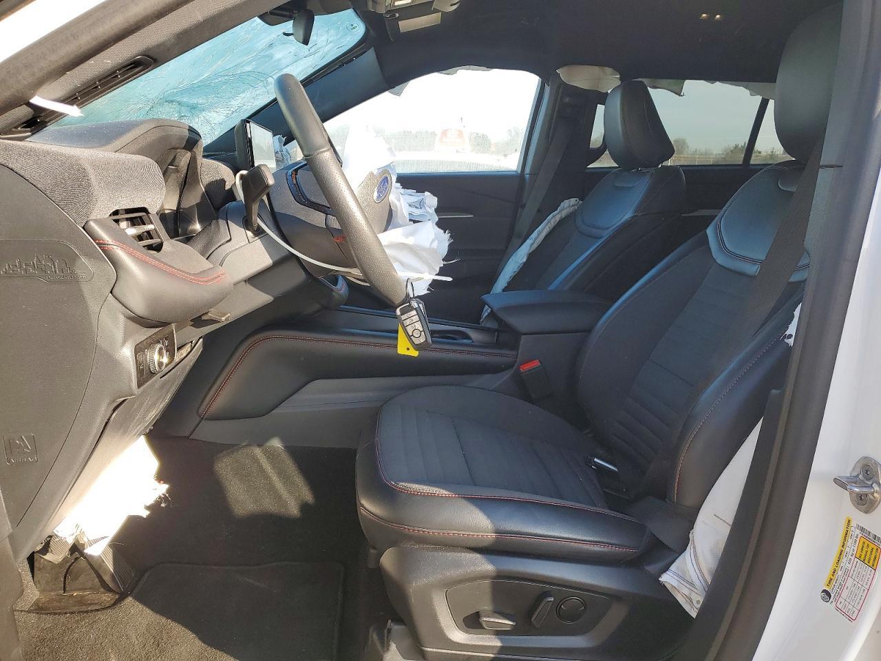 2025 Ford Explorer St-Line - Image 7