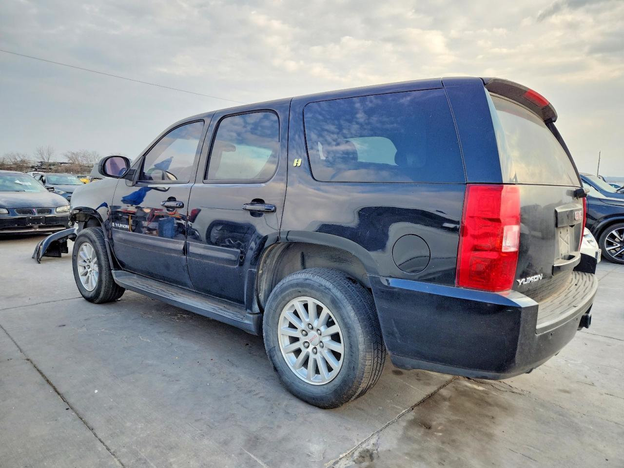 2008 GMC Yukon Hybrid - Image 2