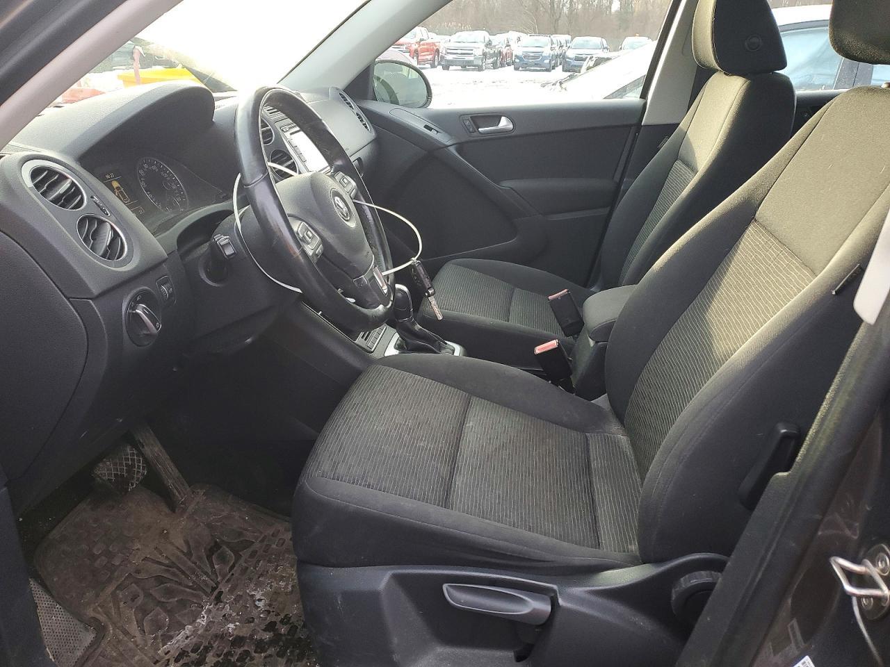 2015 Volkswagen Tiguan S - Фото 7