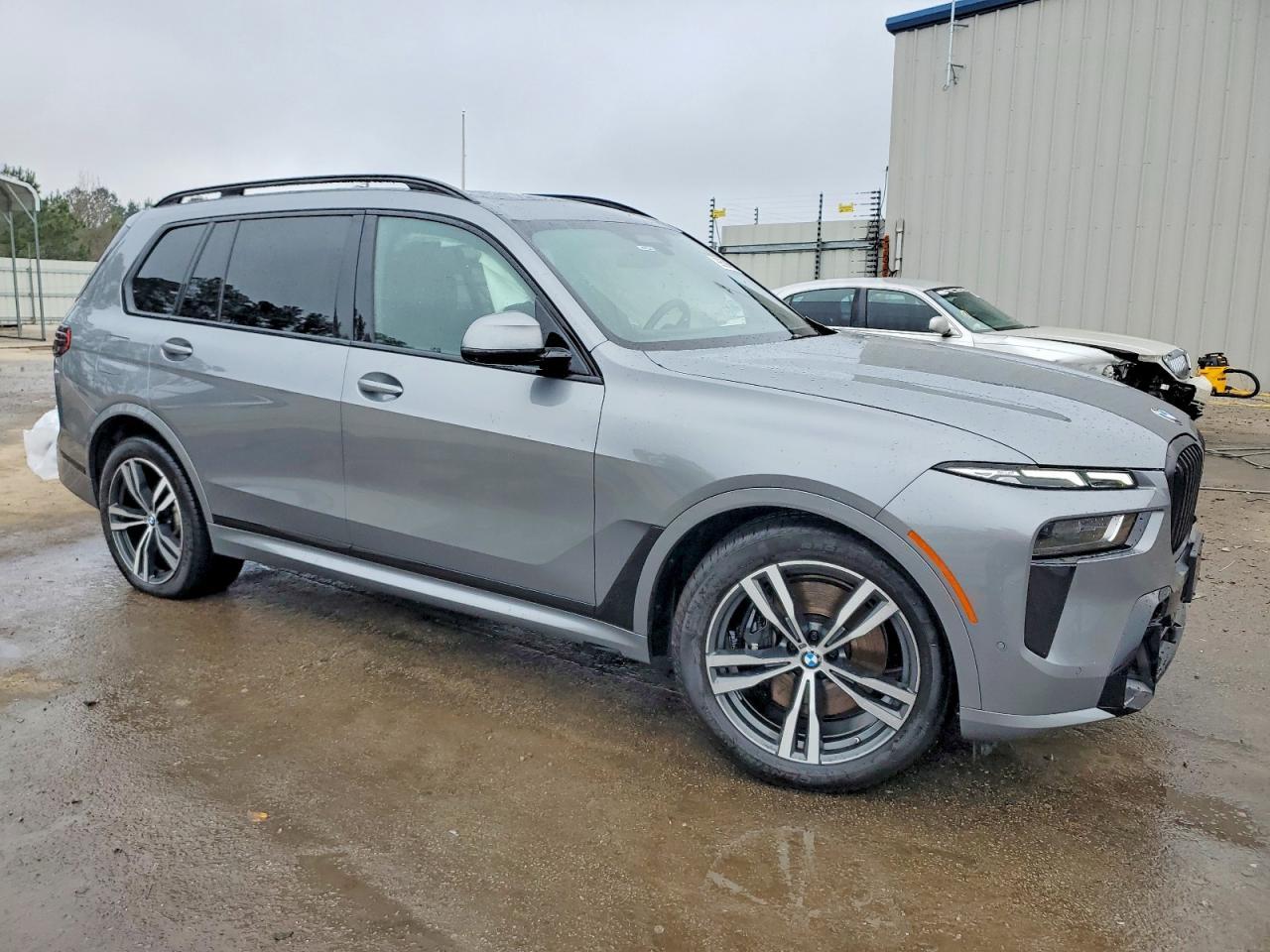 2024 BMW X7 xDrive40I - Image 4