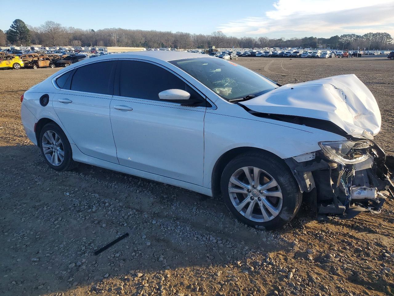 2015 Chrysler 200 - Image 4