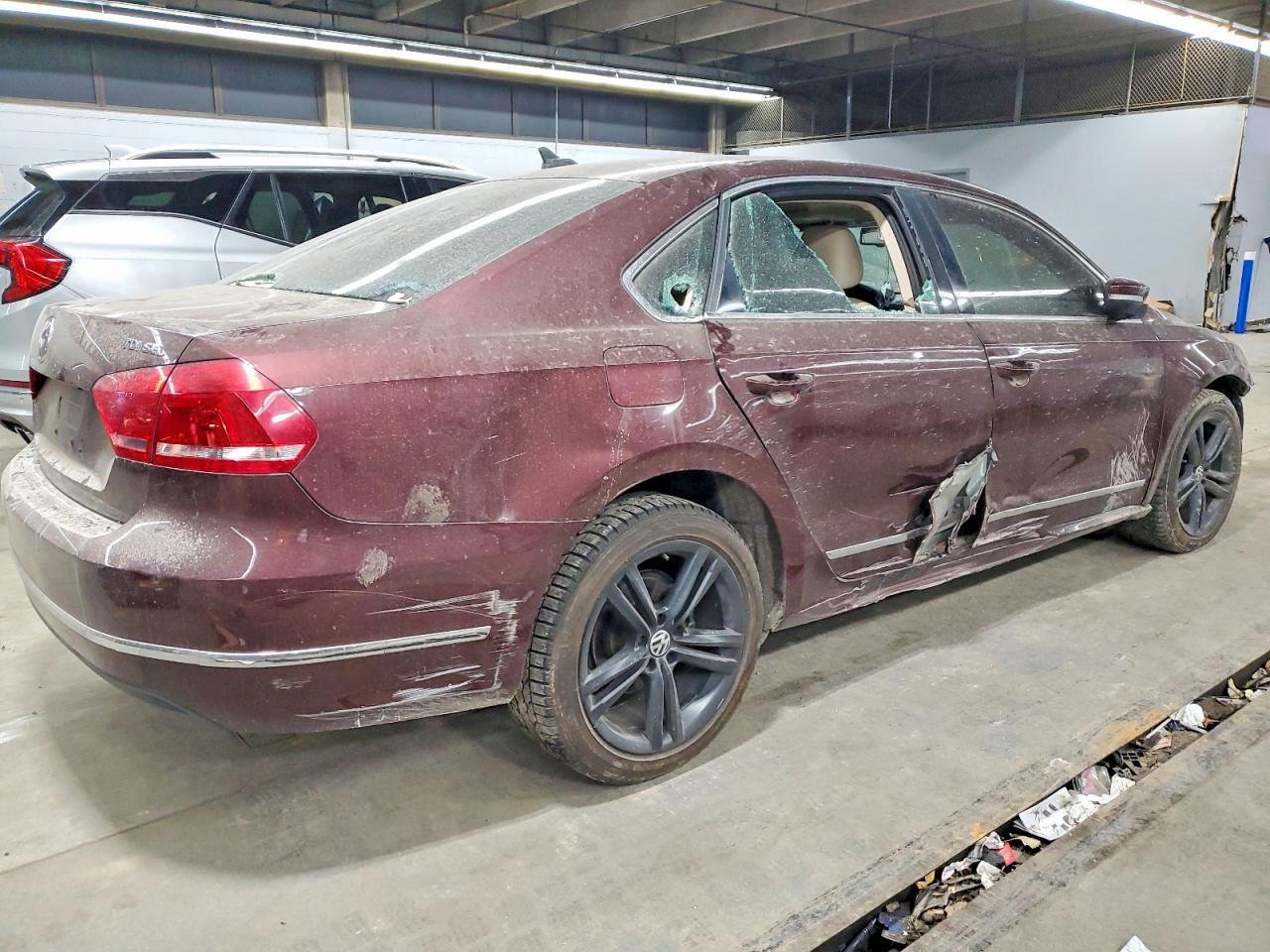 2013 Volkswagen Passat Sel - Фото 3