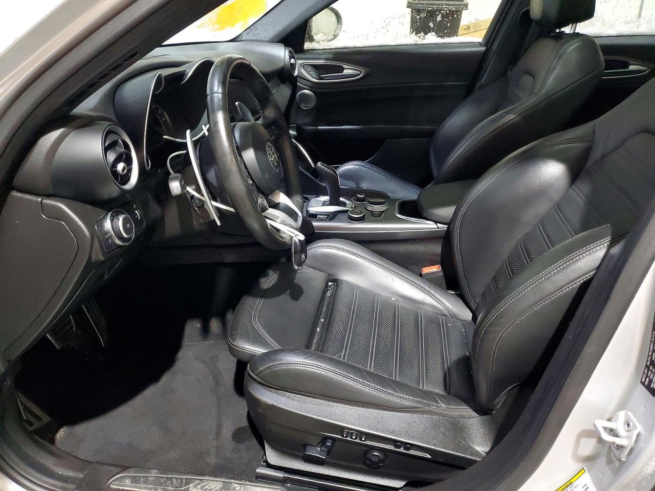 2020 Alfa Romeo Giulia Ti - Фото 7