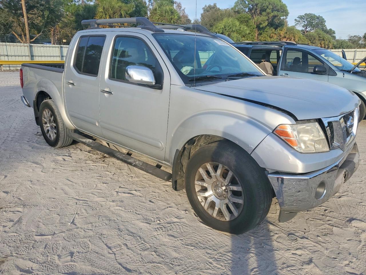 2011 Nissan Frontier S - Image 4