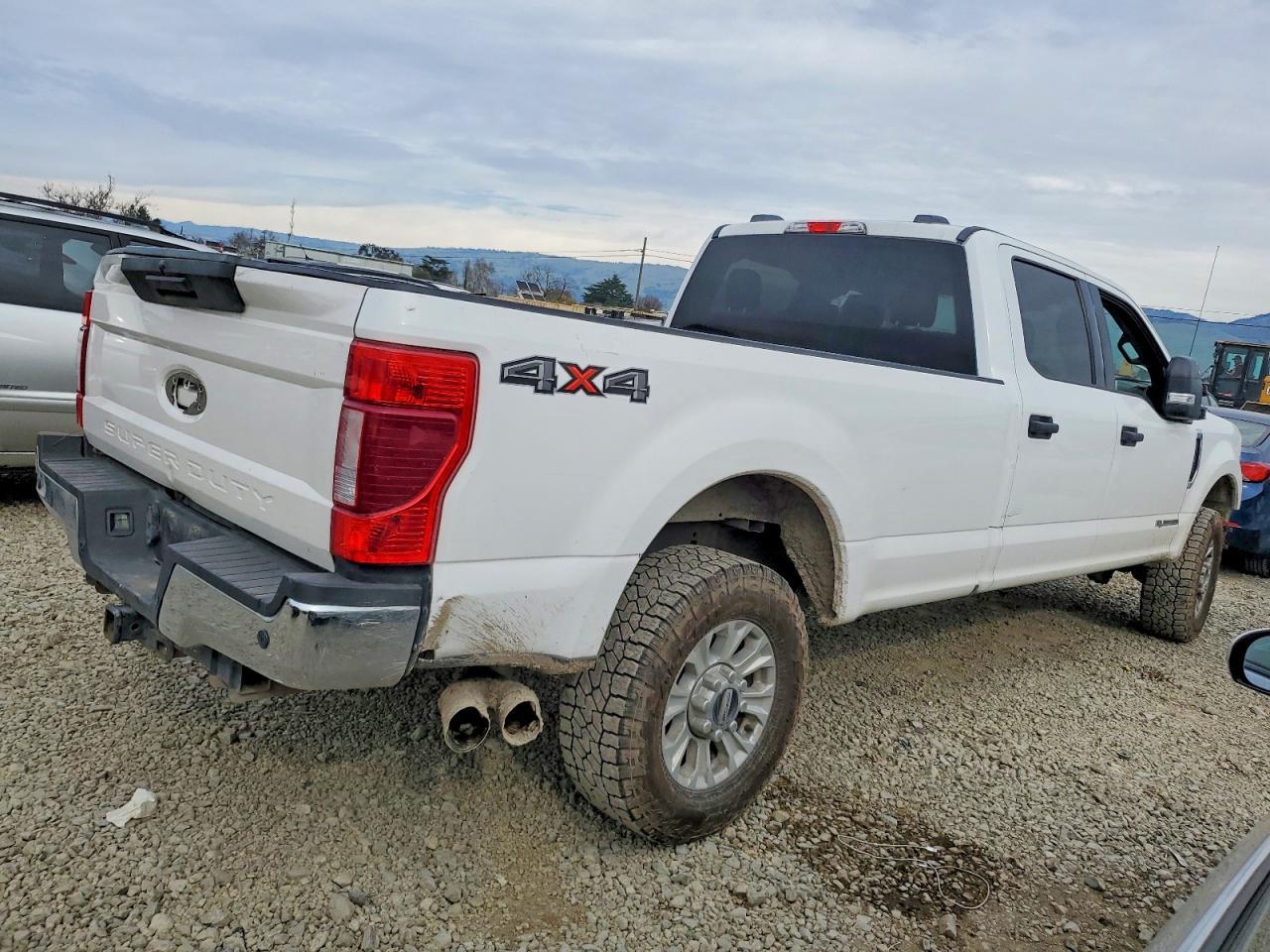 2021 Ford F250 Super Duty - Фото 3