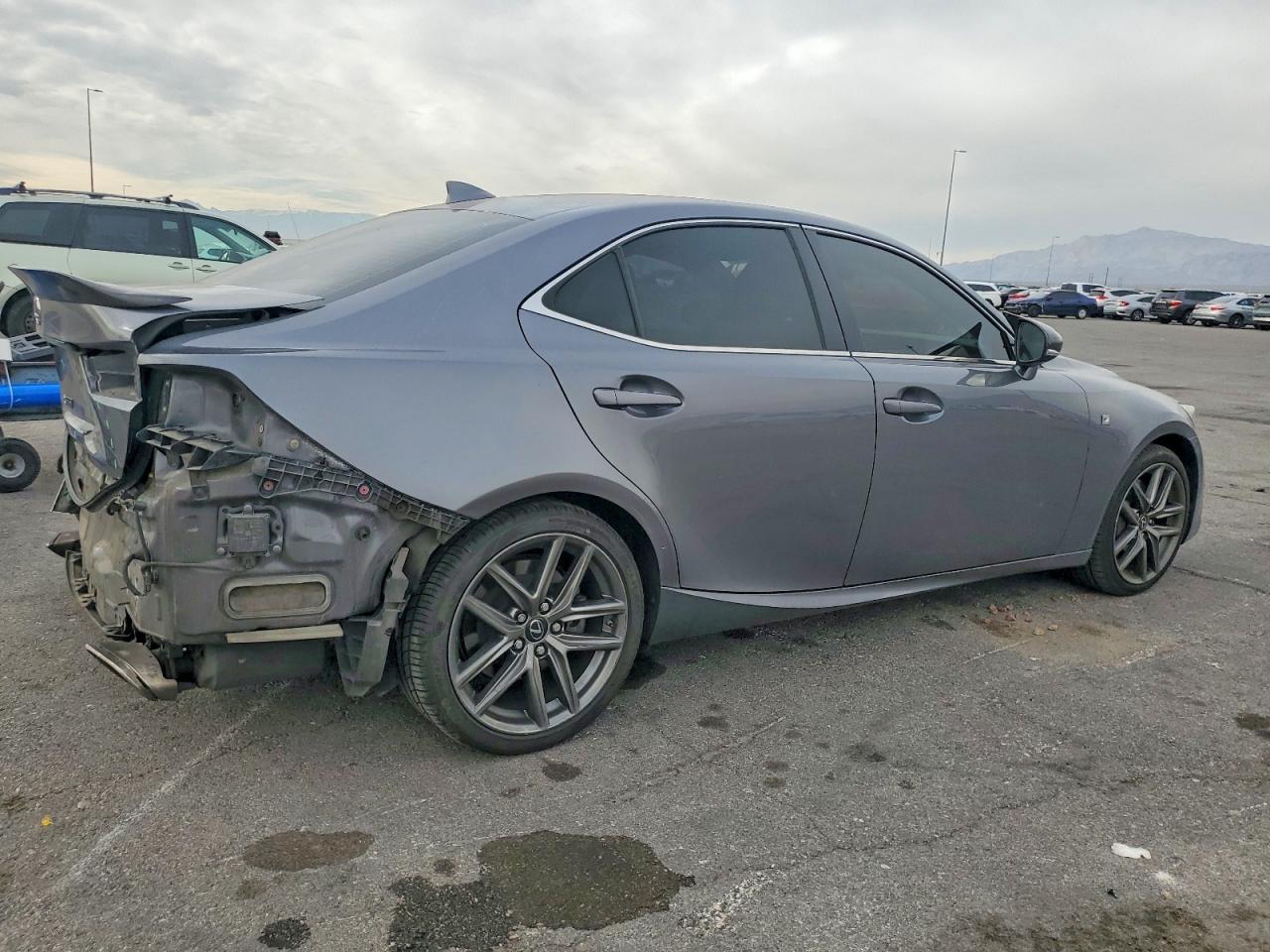 2017 Lexus Is 200T - Фото 3