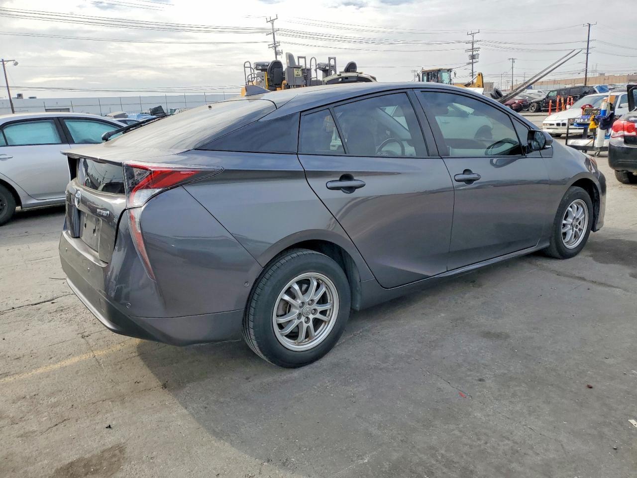 2017 Toyota Prius - Фото 3
