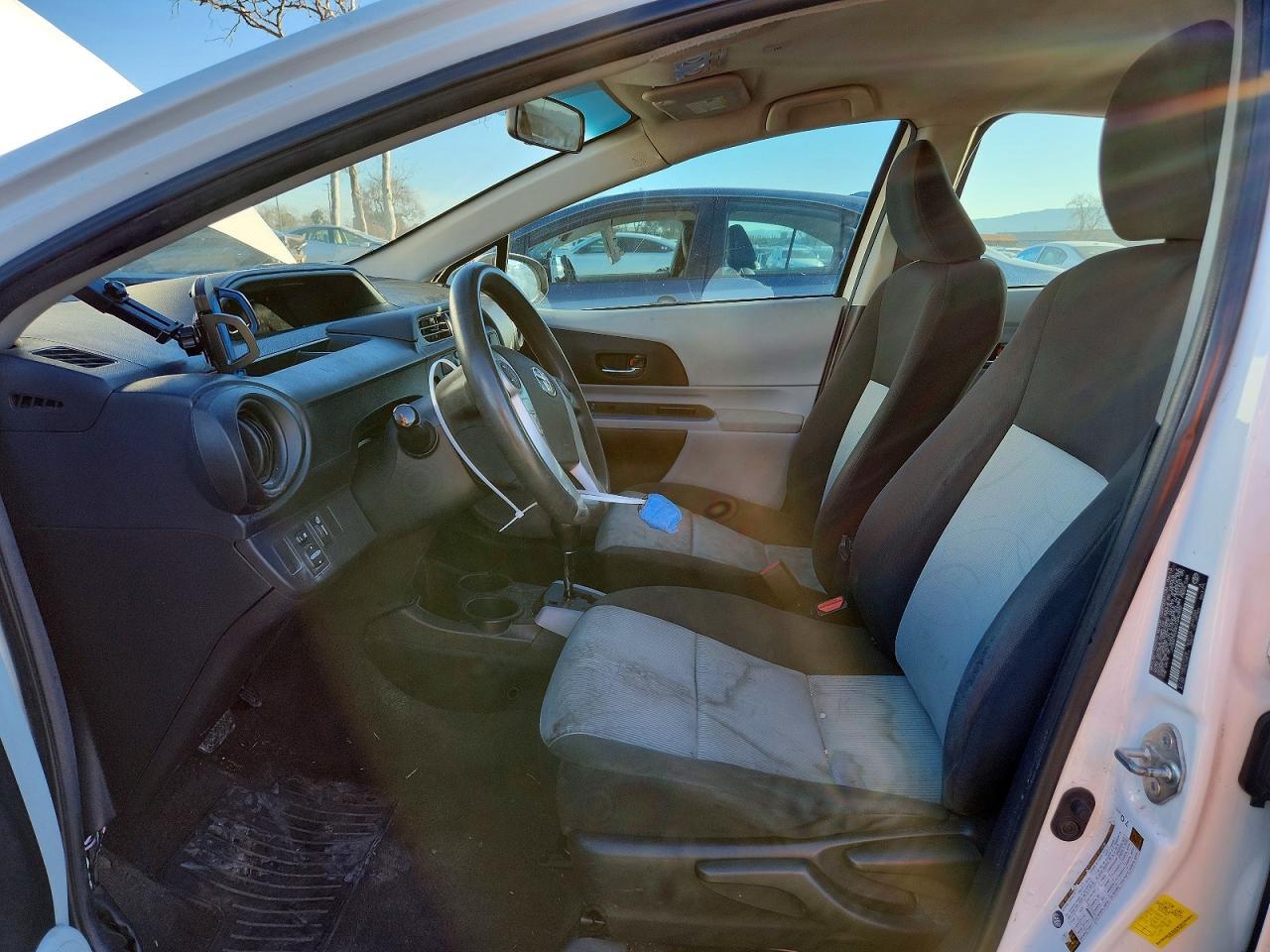 2013 Toyota Prius C - Image 7