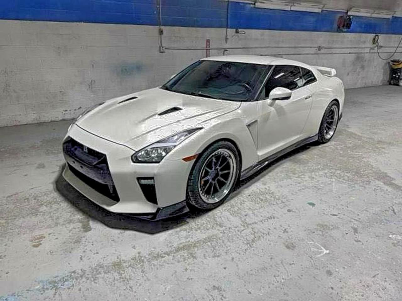 2020 Nissan Gt-R Pure - Image 2