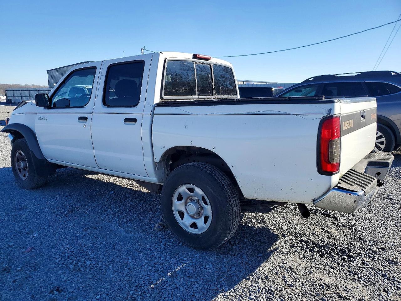2000 Nissan Frontier Crew Cab Xe - Фото 2