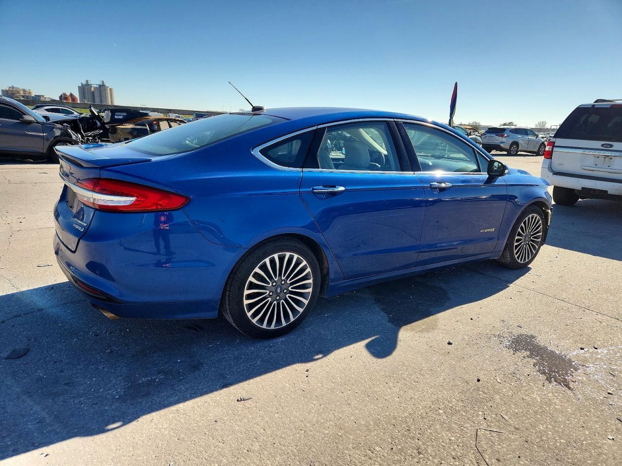 2018 Ford Fusion Titanium/Platinum Hev - Фото 3