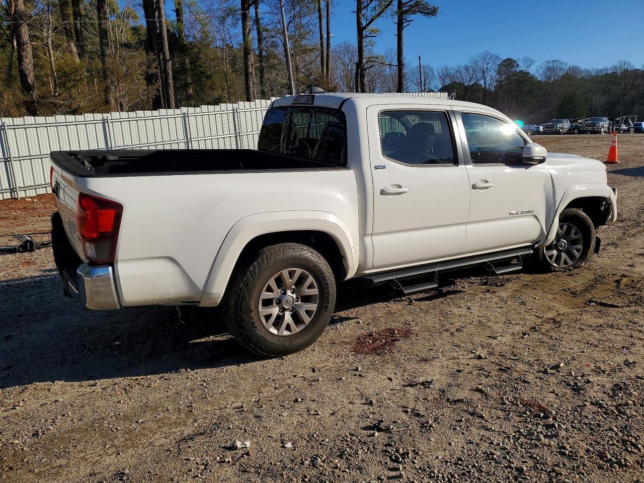 2019 Toyota Tacoma Double Cab - Фото 3