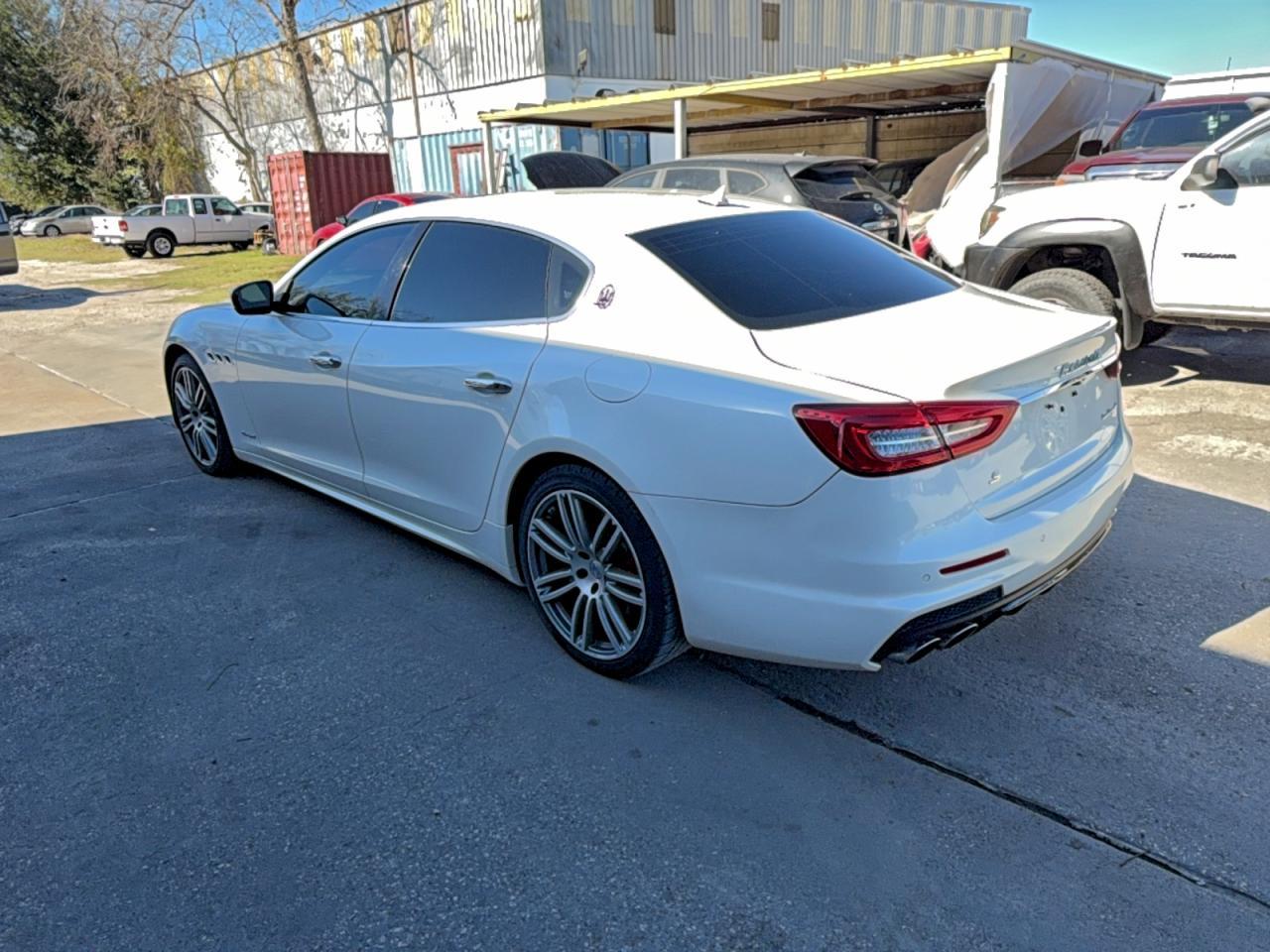 2017 Maserati Quattroporte S - Фото 3
