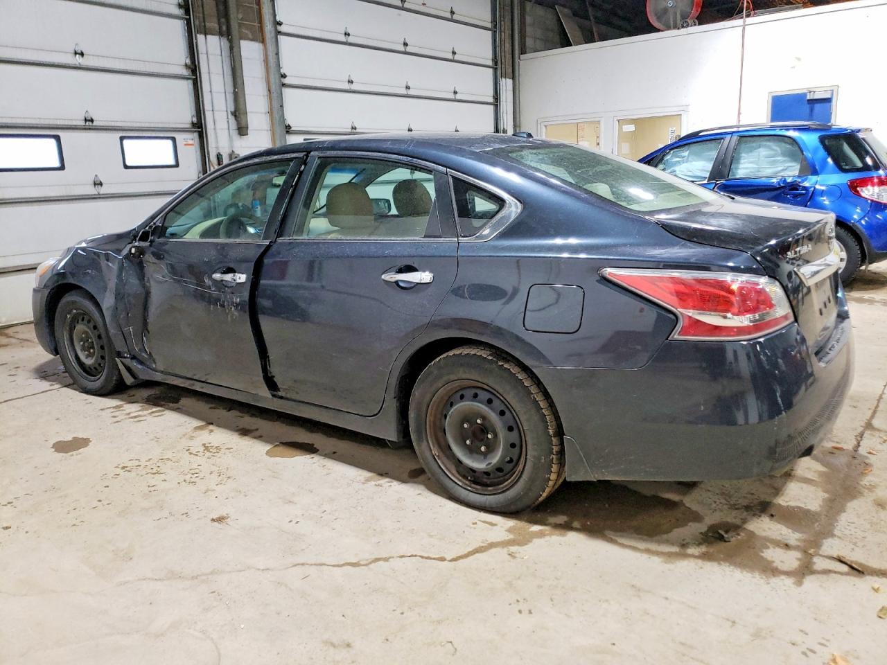 2015 Nissan Altima 2.5 - Фото 2
