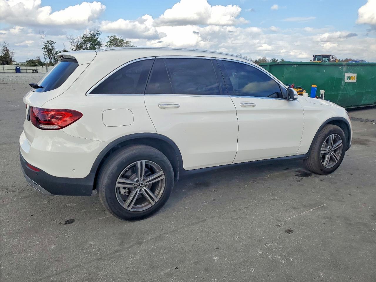 2021 Mercedes-Benz Glc 300 - Image 3