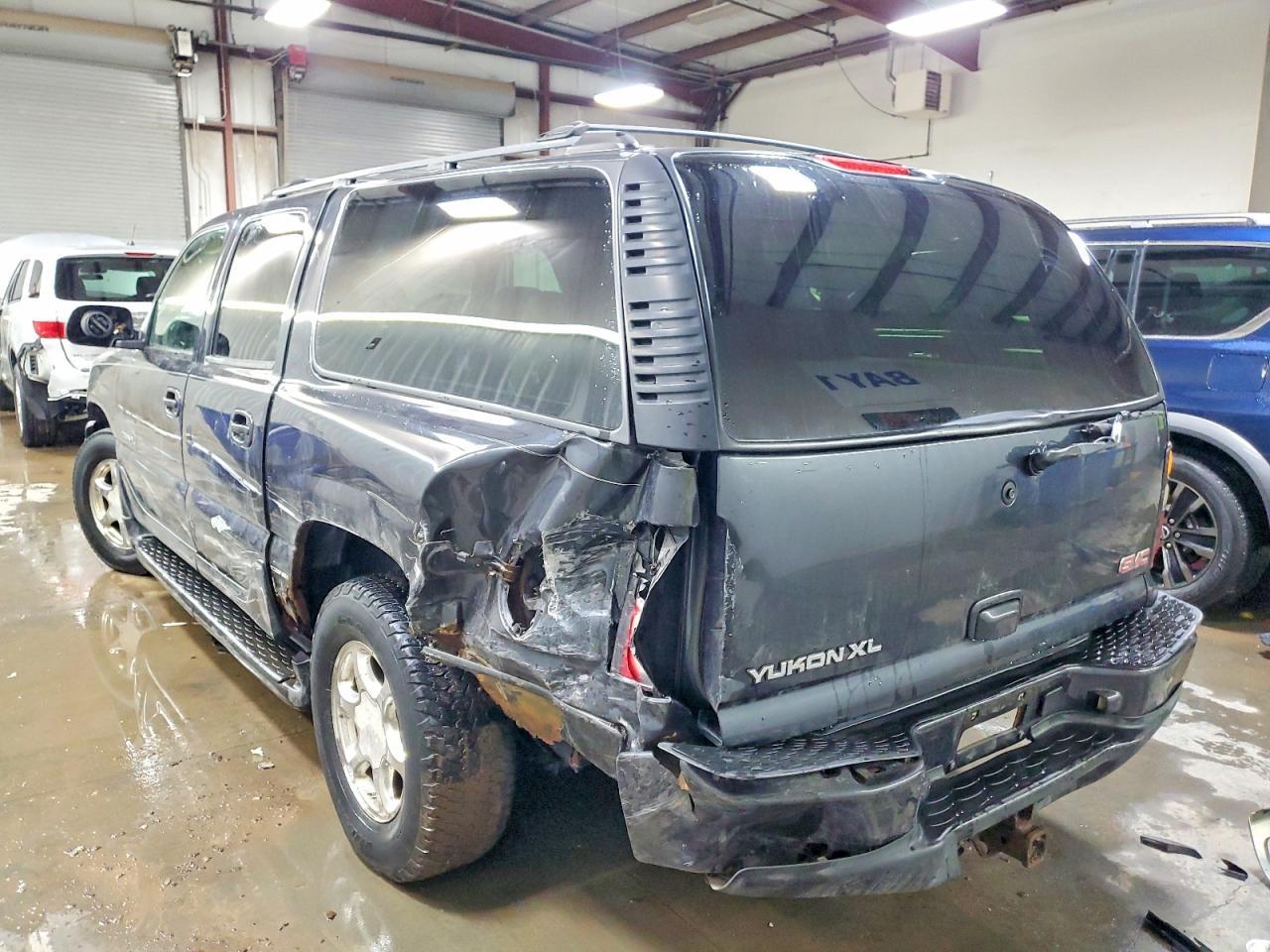 2004 GMC Yukon Xl Denali - Фото 2