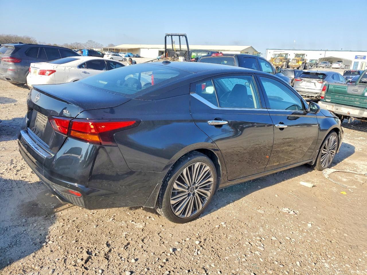2023 Nissan Altima Sl - Фото 3