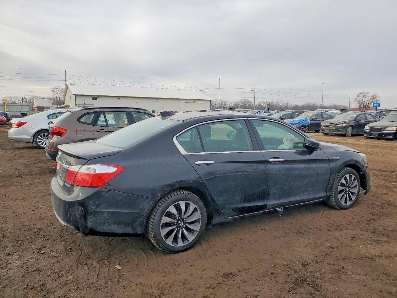 2014 Honda Accord Hybrid - Image 3