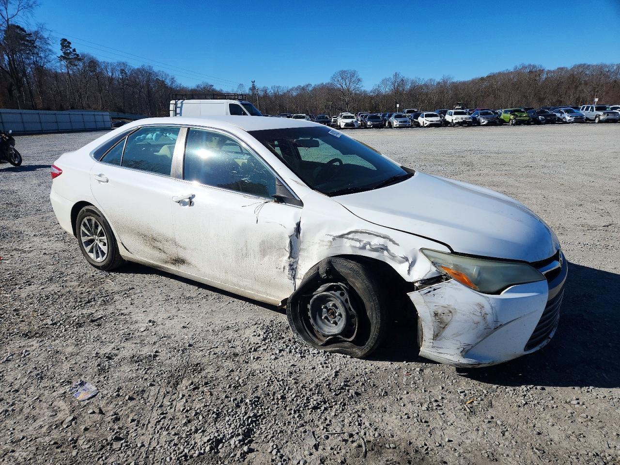 2015 Toyota Camry Le - Фото 4