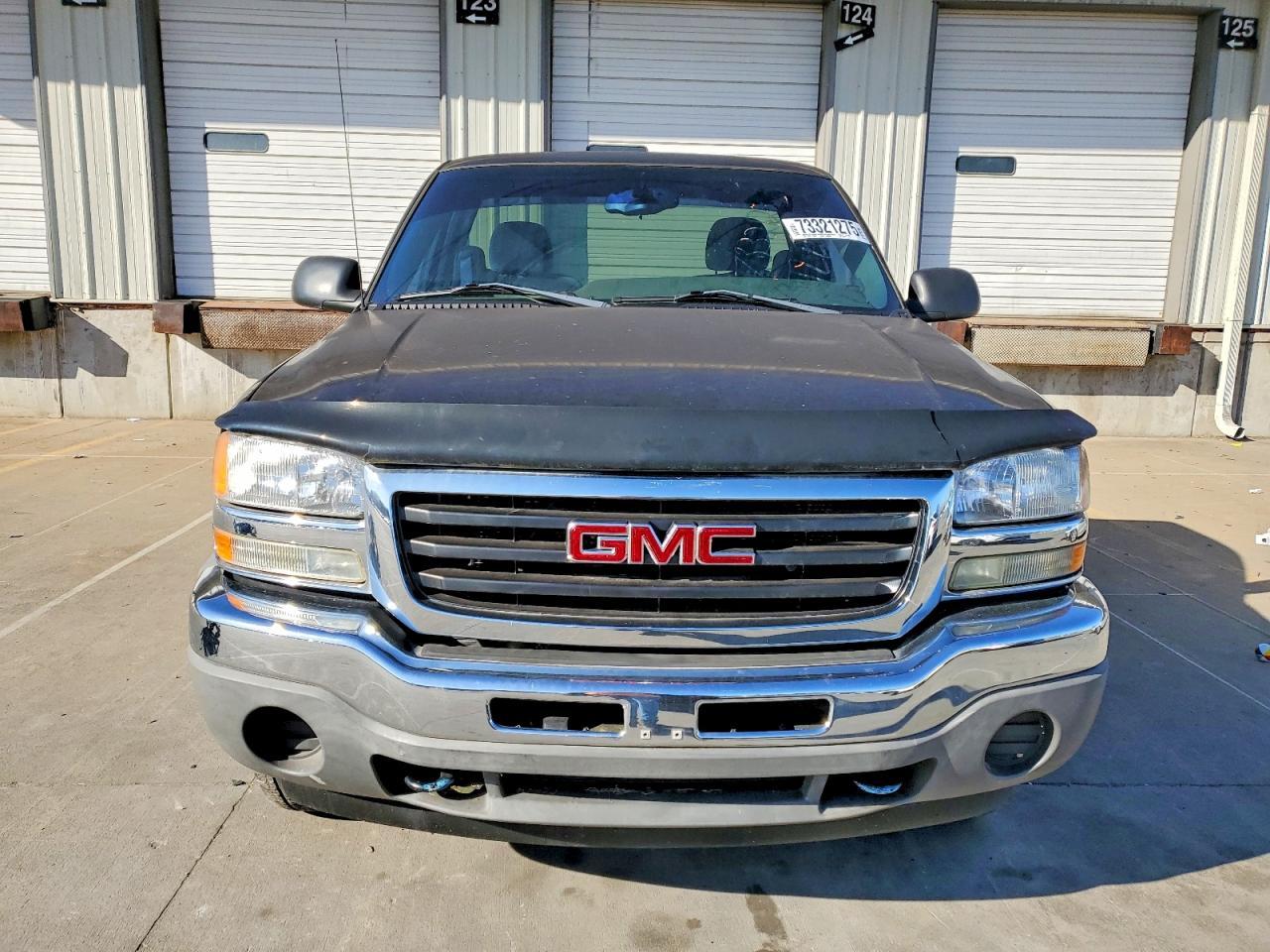 2005 GMC New Sierra K1500 - Image 5