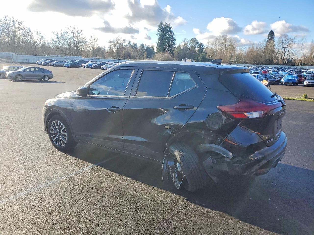 2021 Nissan Kicks Sv - Image 2