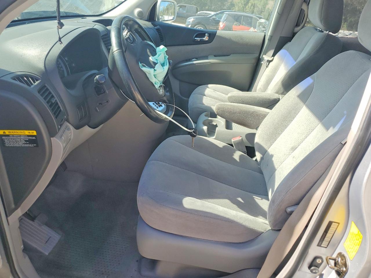 2007 Hyundai Entourage Gls - Фото 7