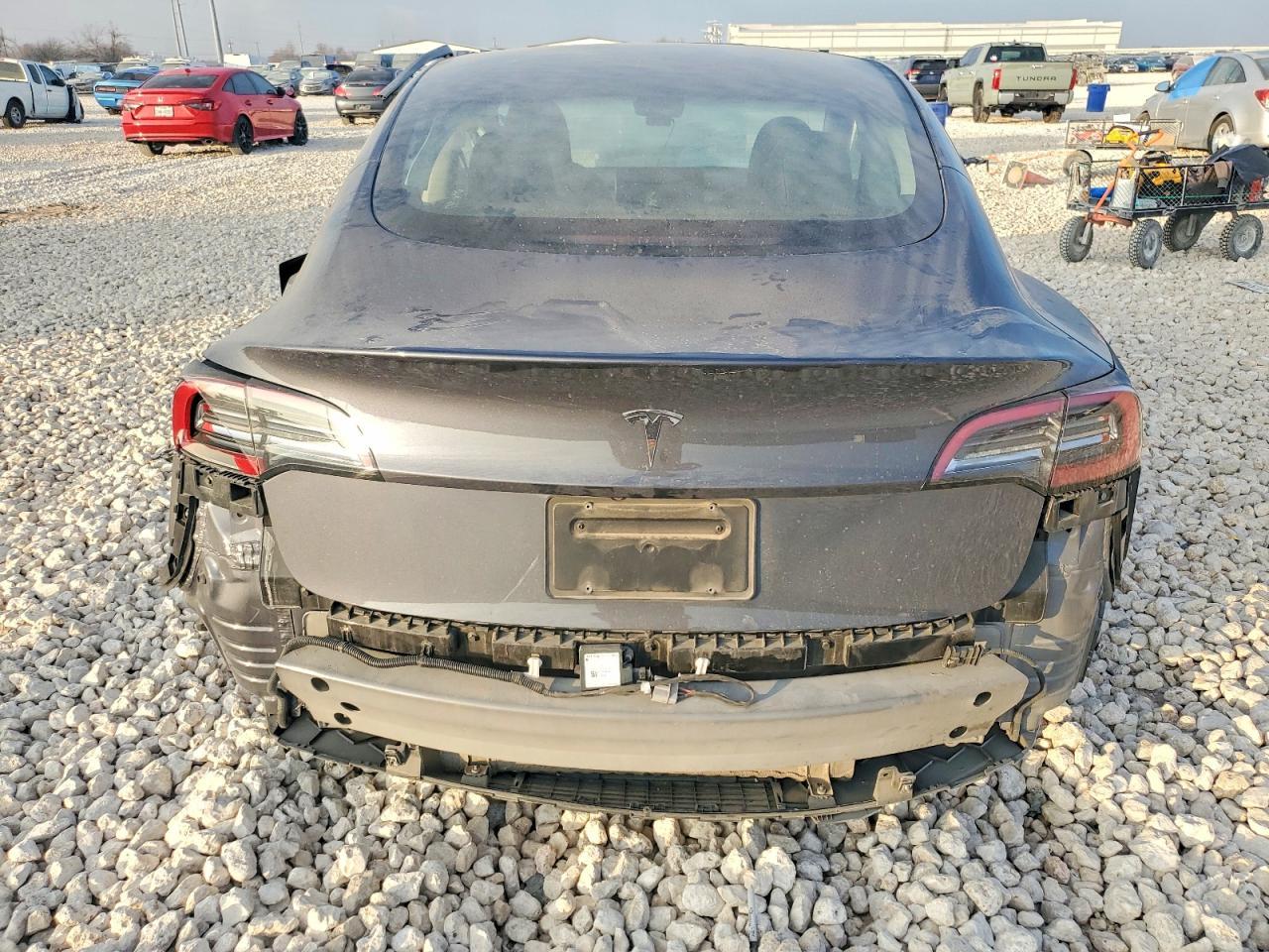 2023 Tesla Model 3 - Фото 6