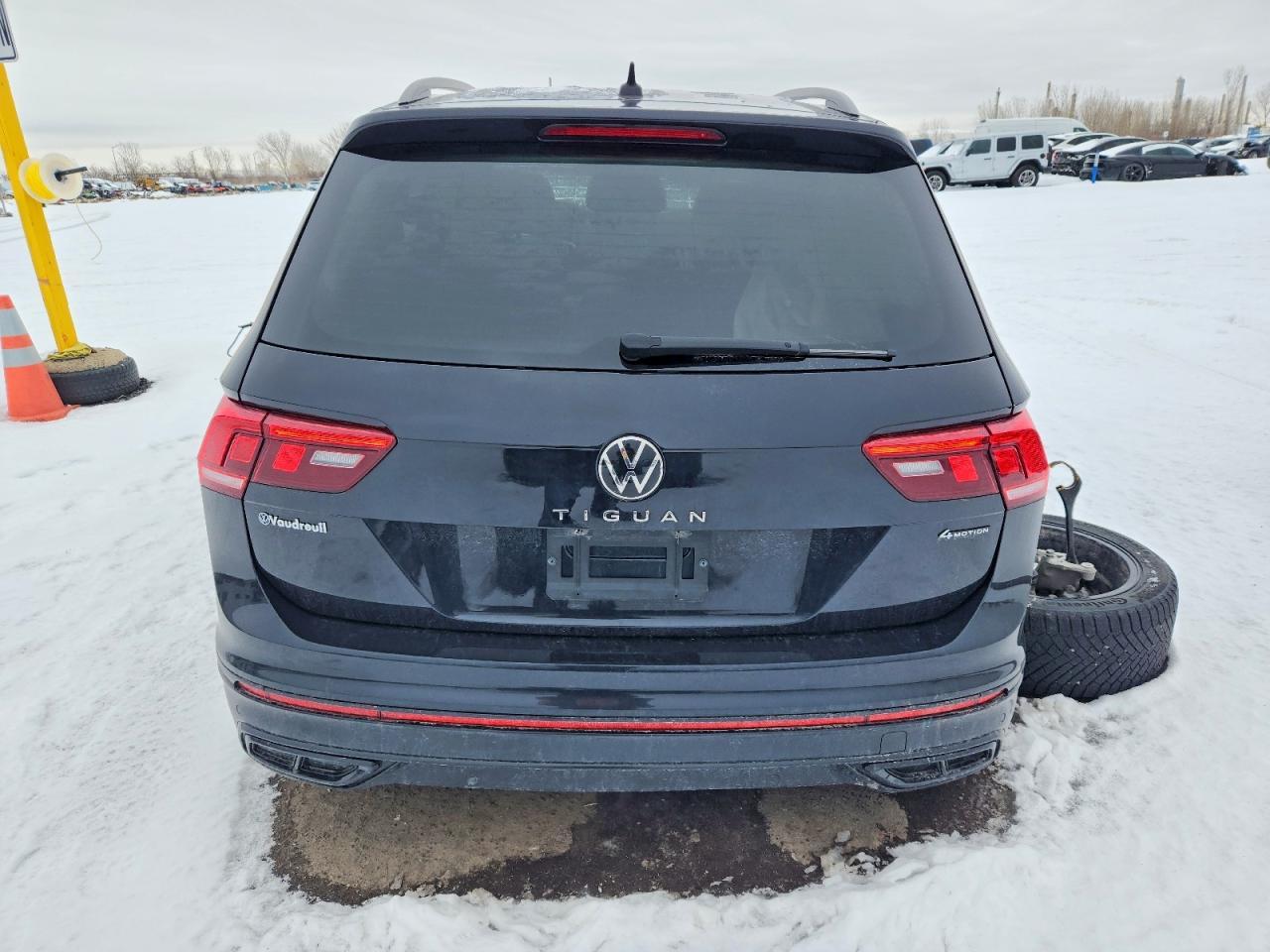 2023 Volkswagen Tiguan Se R-Line Black - Image 6