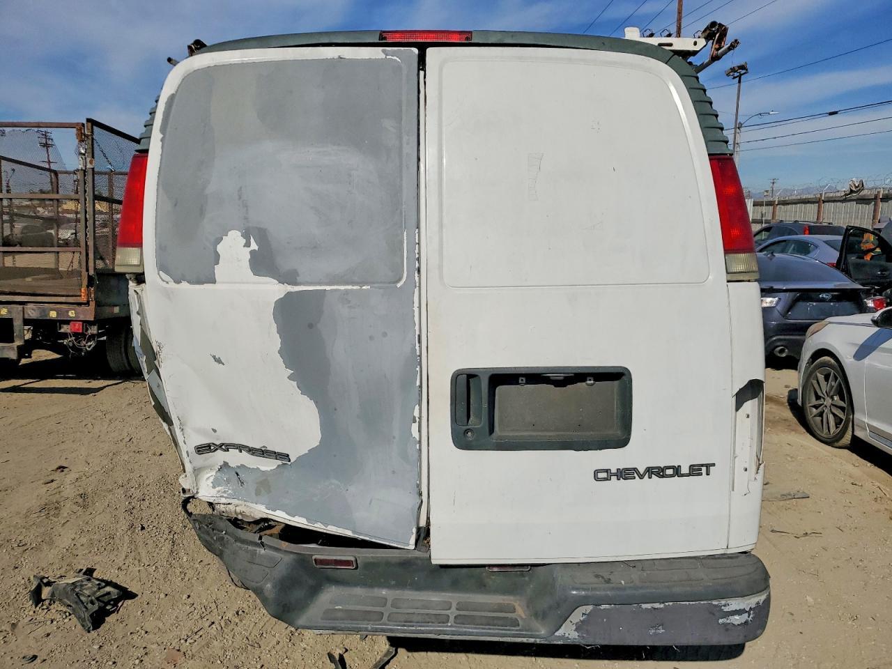 1999 Chevrolet Express G3500 Delivery Van - Фото 6