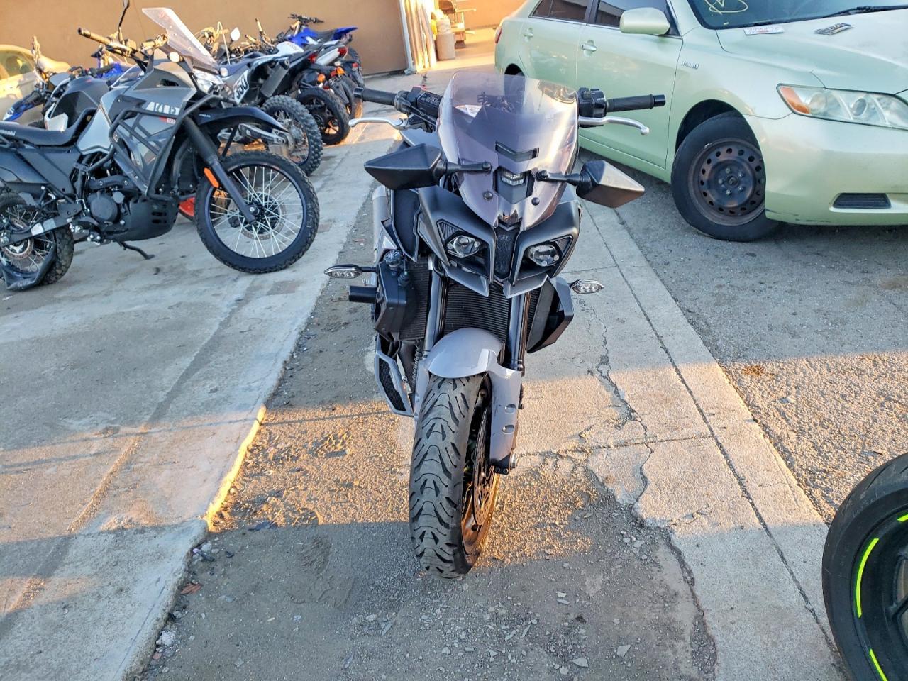 2017 Yama Fz10 - Image 2