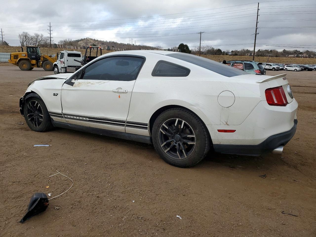 2011 Ford Mustang - Фото 2