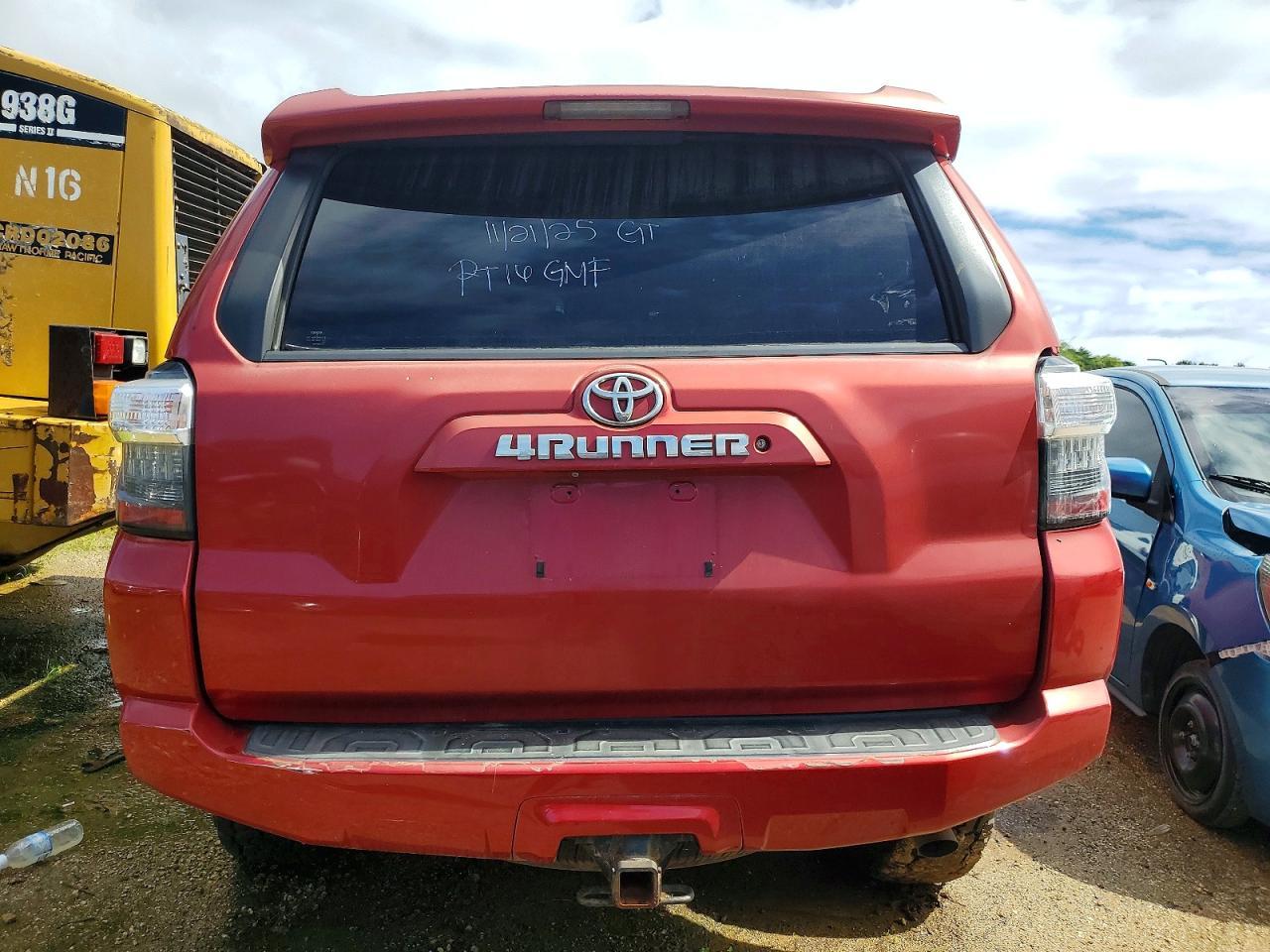 2014 Toyota 4Runner Sr5 - Image 6