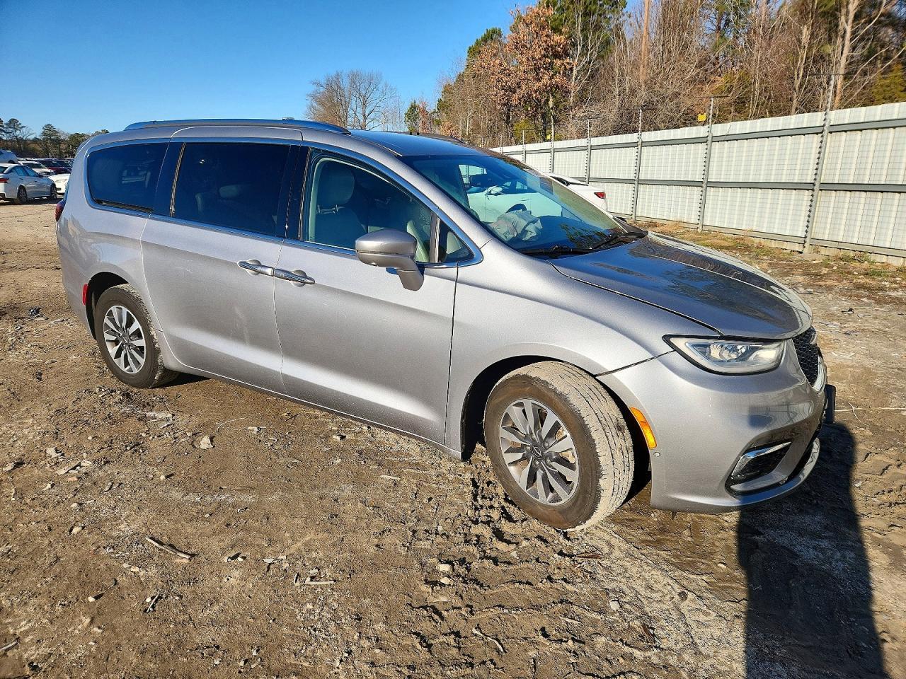 2021 Chrysler Pacifica Touring L - Image 4