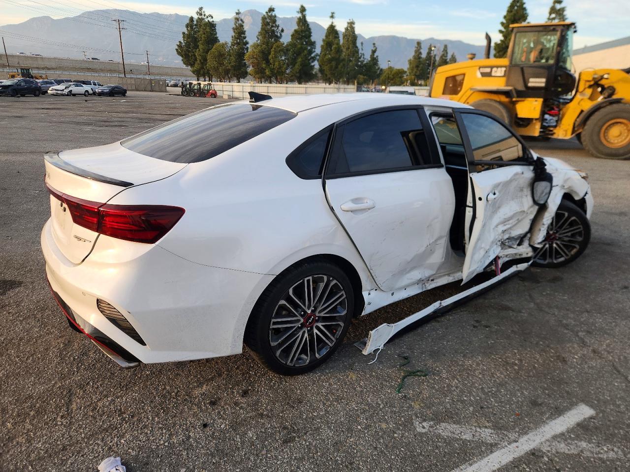 2022 Kia Forte Gt - Фото 3