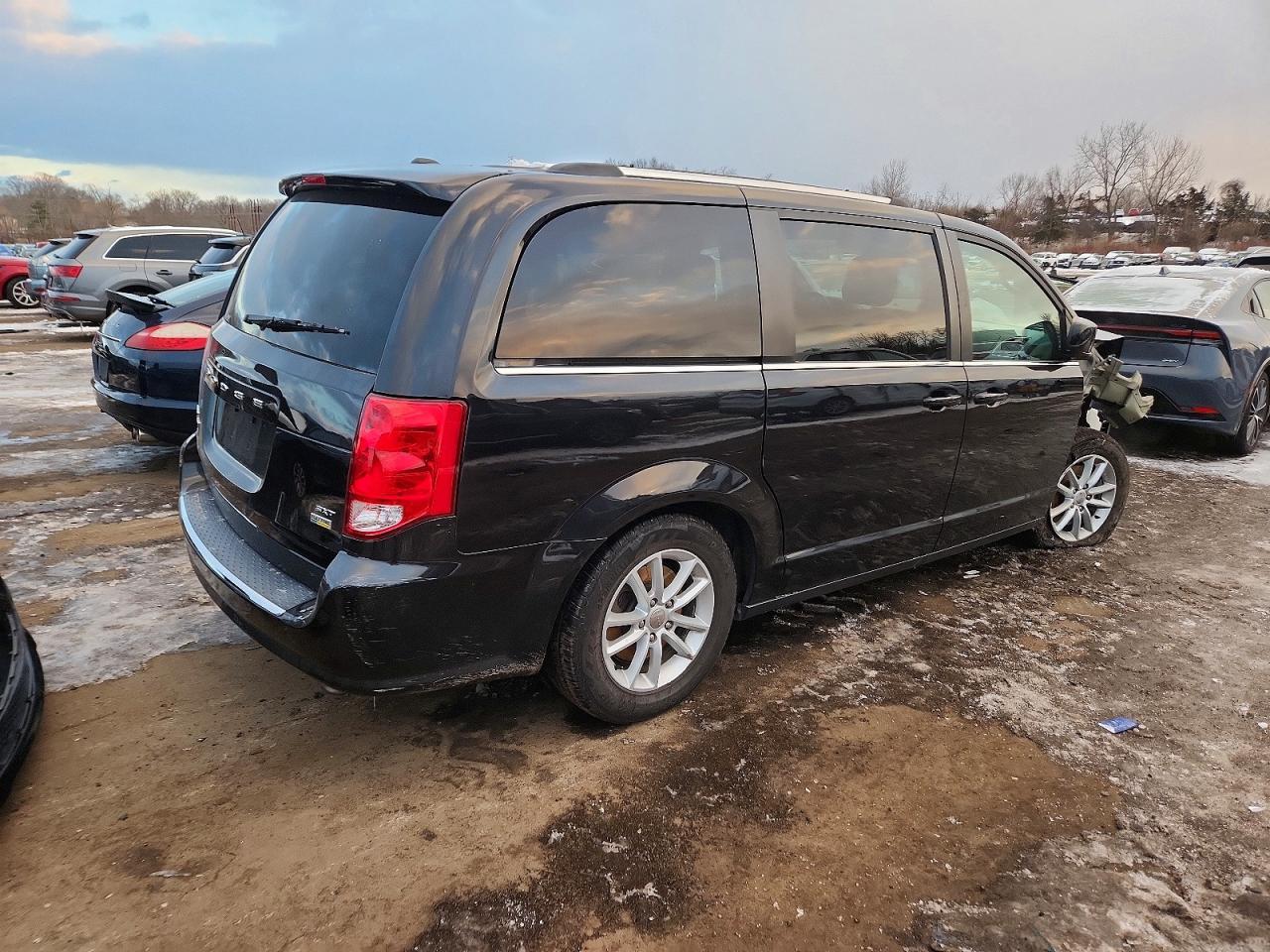 2019 Dodge Grand Caravan Sxt - Image 3
