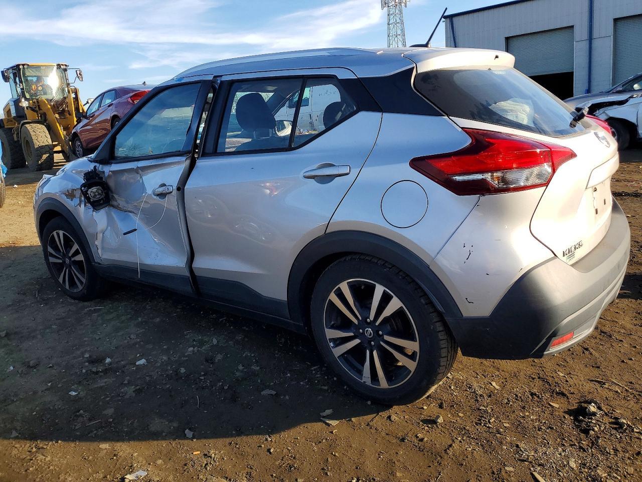 2019 Nissan Kicks Sv - Image 2
