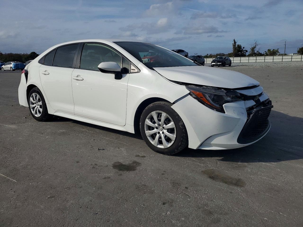 2021 Toyota Corolla Le - Фото 4