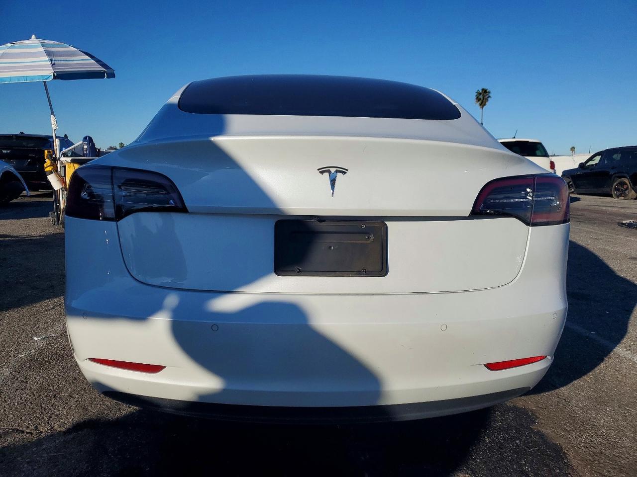 2022 Tesla Model 3 - Image 6