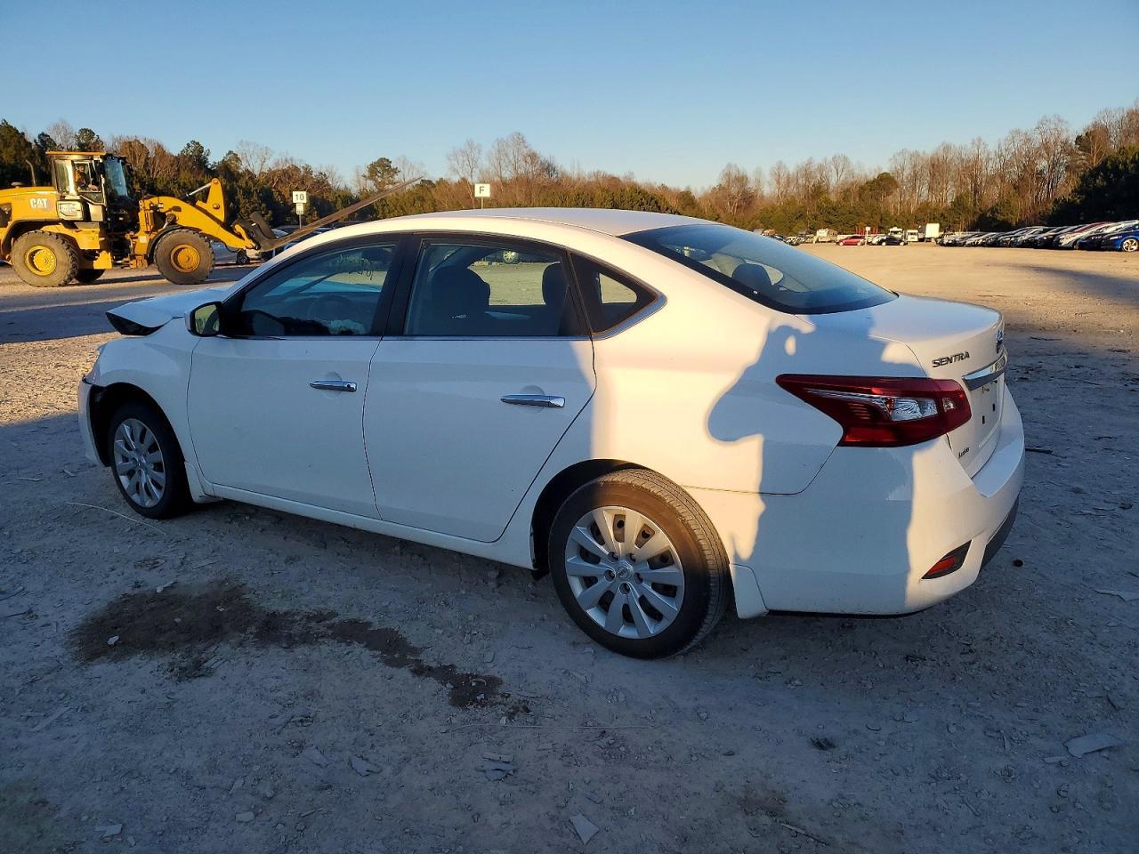 2019 Nissan Sentra S - Фото 2