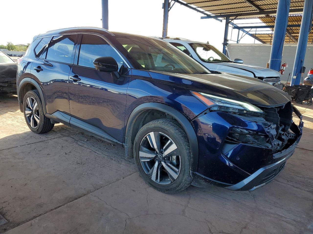 2024 Nissan Rogue Sl - Image 4