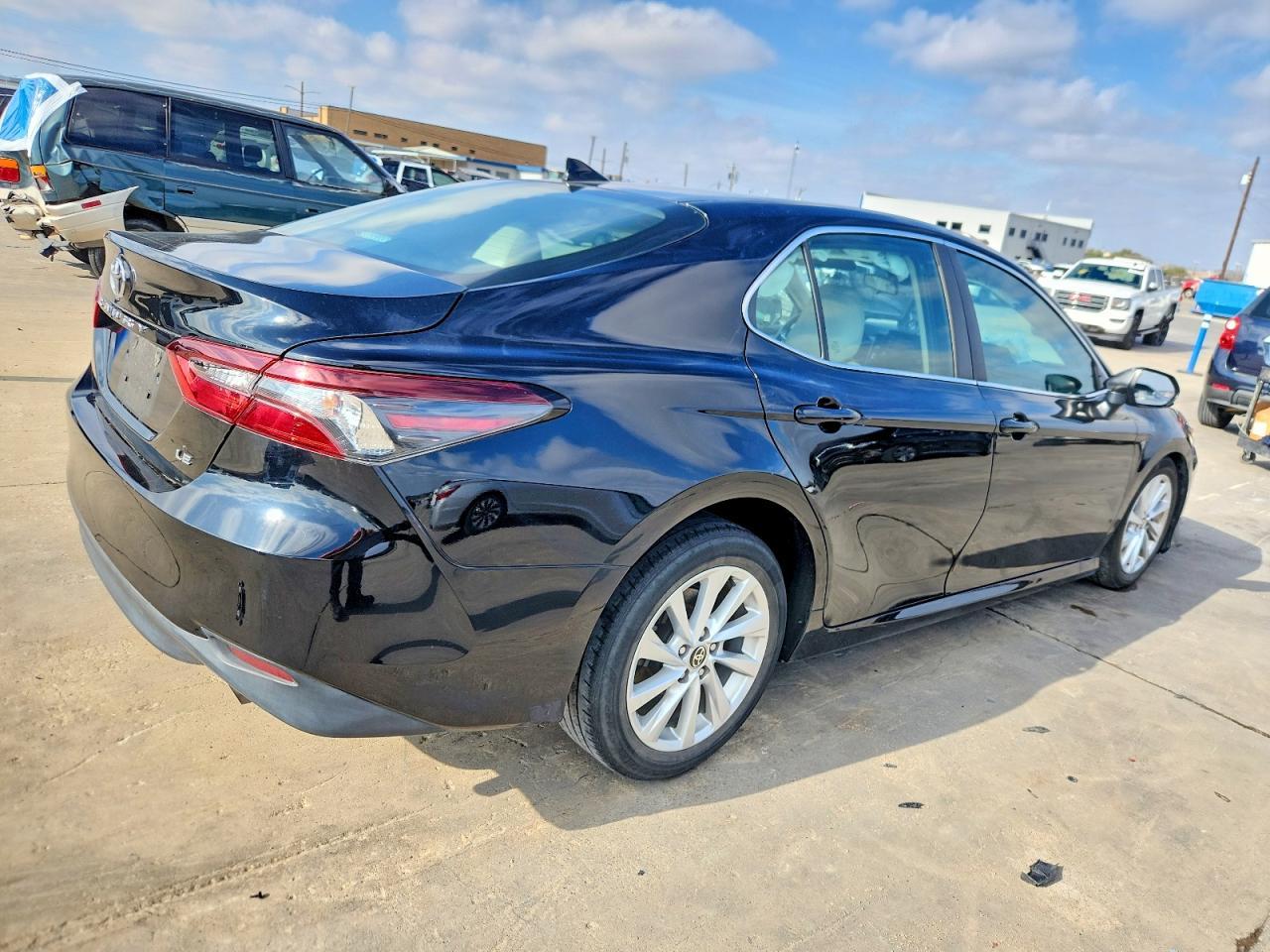 2023 Toyota Camry Le - Image 3
