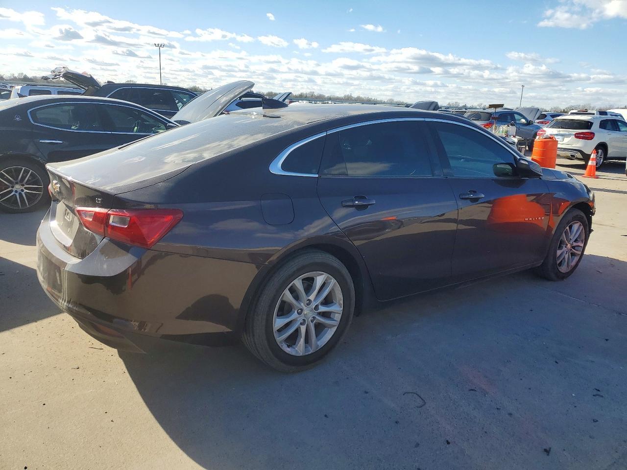 2016 Chevrolet Malibu Lt - Image 3