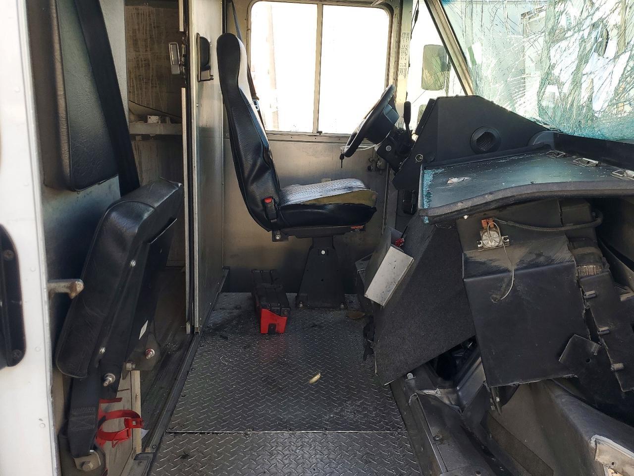 2021 Ford Econoline E450 Super Duty Commercial Stripped Chassis - Фото 7