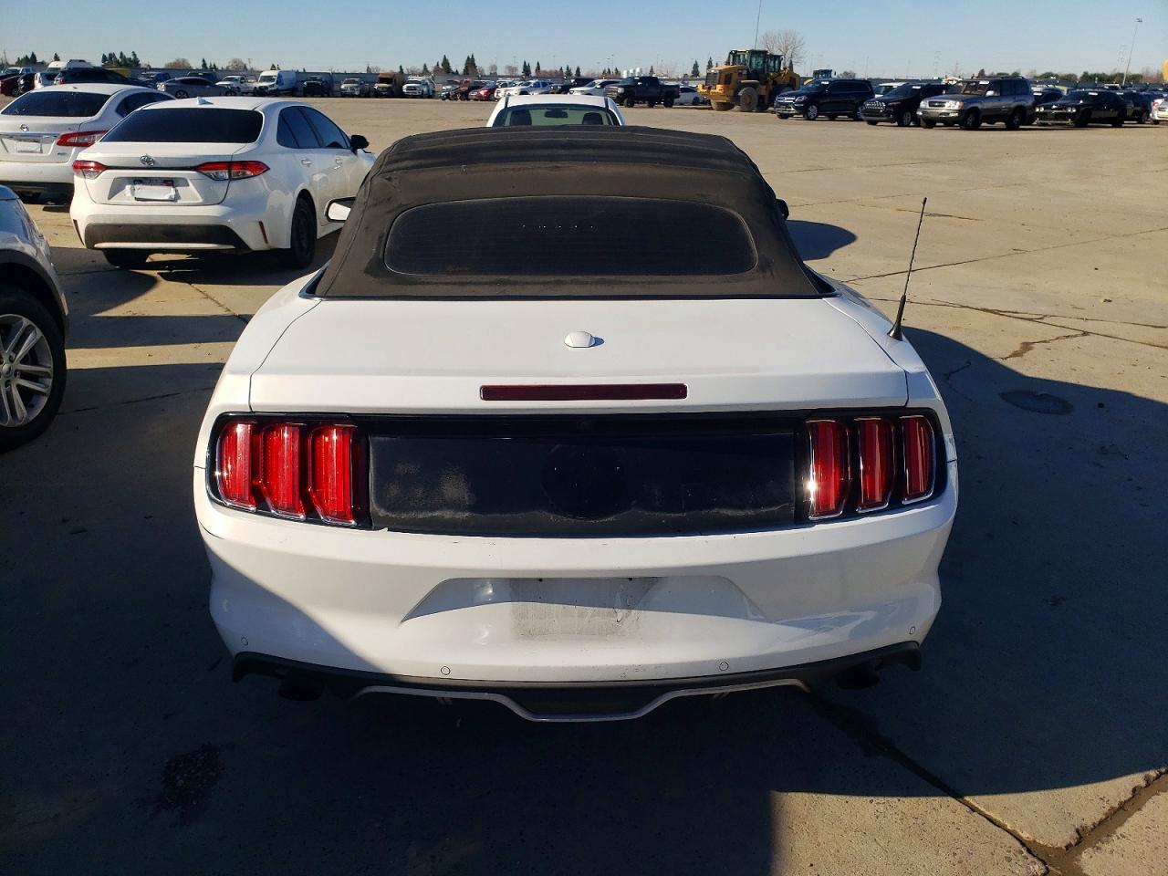 2015 Ford Mustang - Image 6