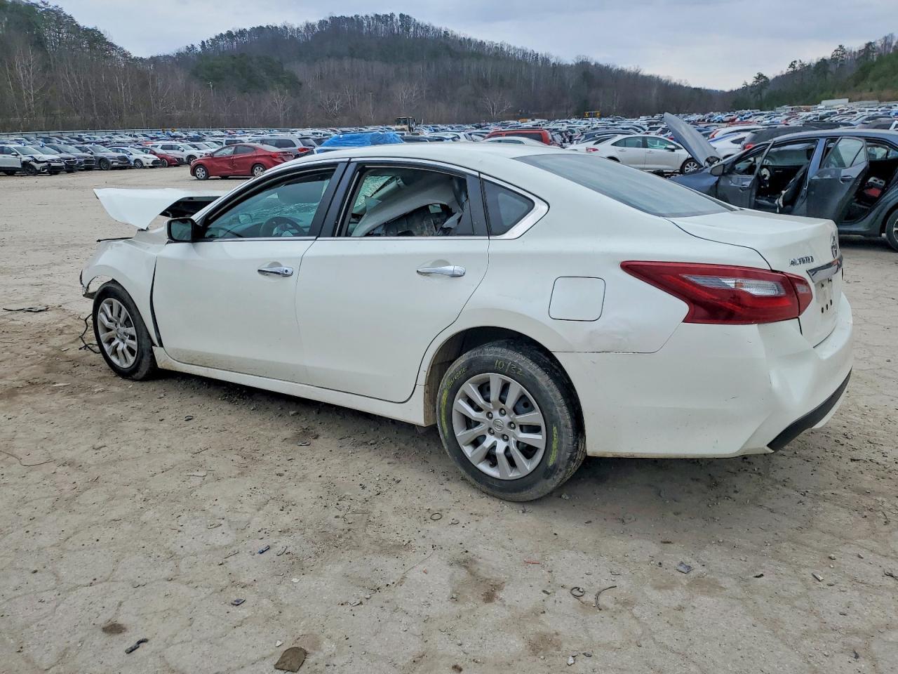 2018 Nissan Altima 2.5 - Фото 2