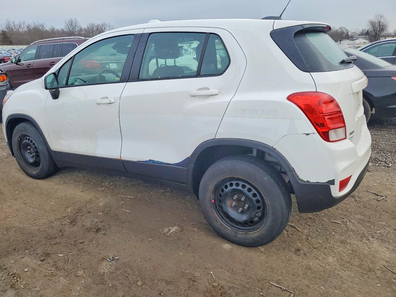 2018 Chevrolet Trax Ls - Image 2