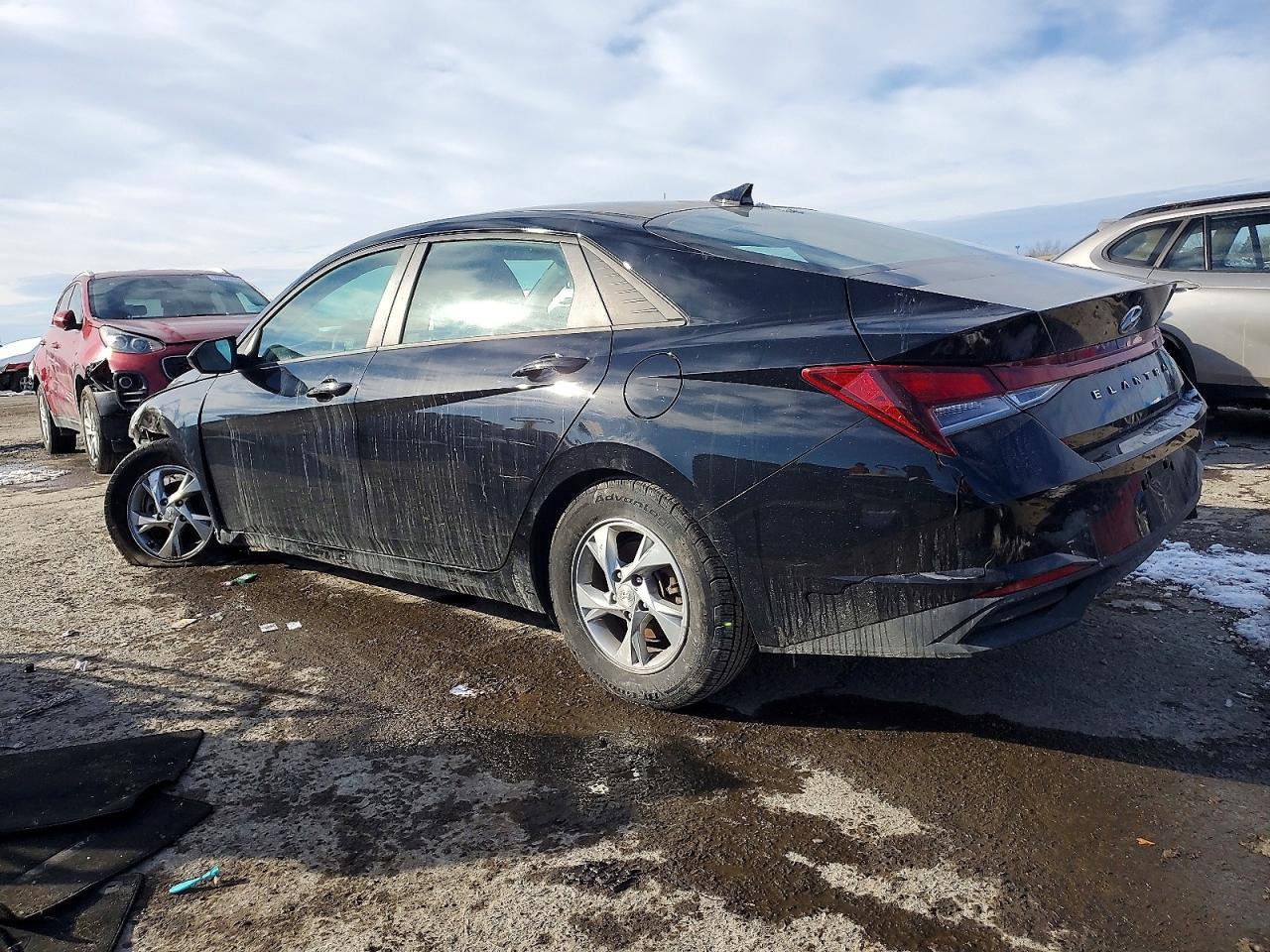 2021 Hyundai Elantra Se - Фото 2