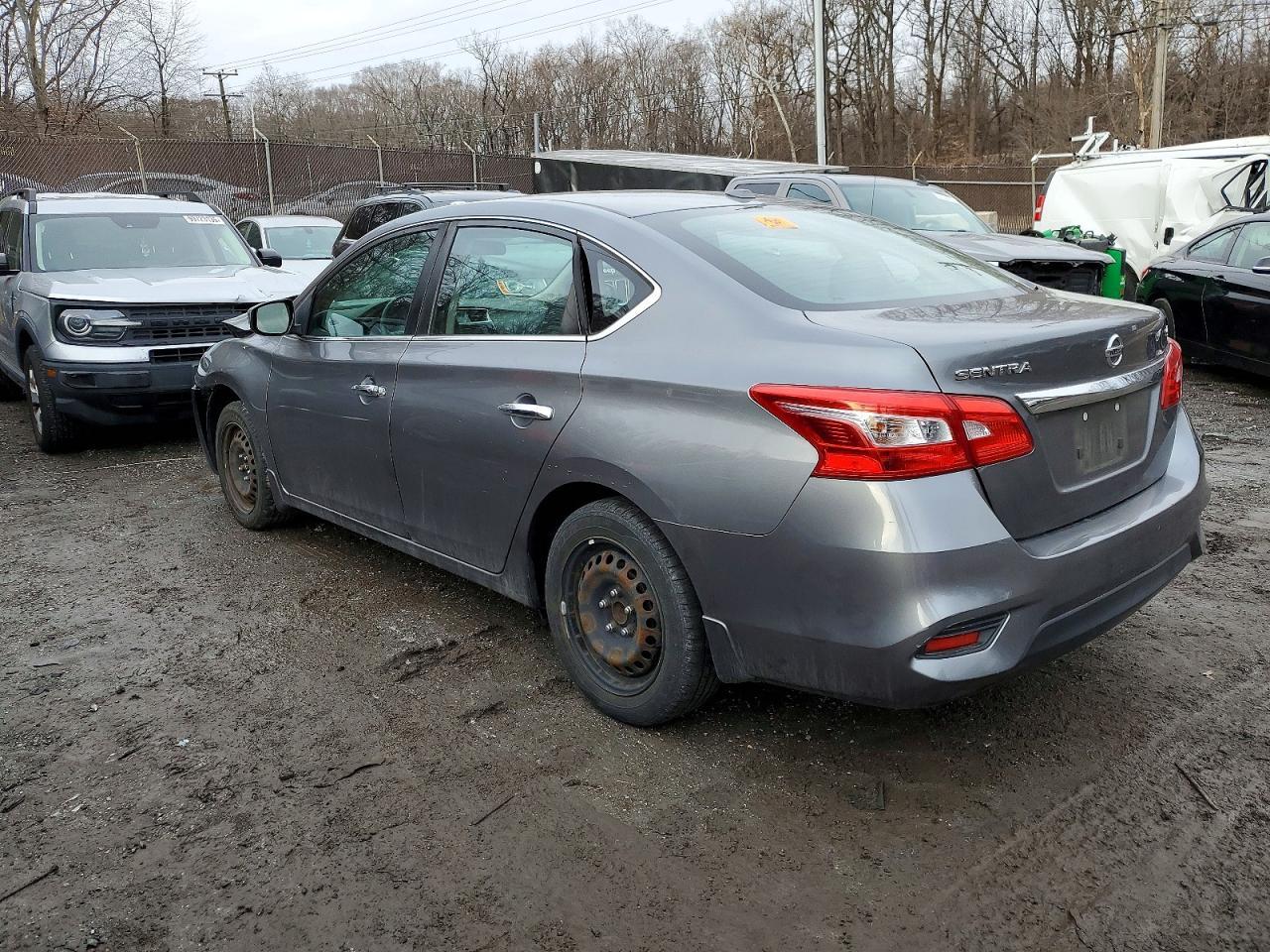 2017 Nissan Sentra S - Фото 2